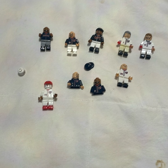 MLB figures mismatched don’t know much about them some missing hands view pic - Picture 1 of 6